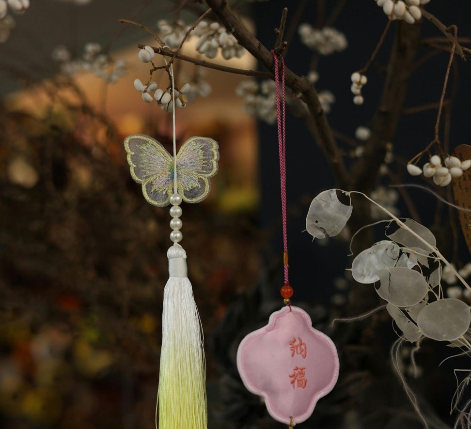 Elevate Family Traditions with a 6-Foot Christmas Tree